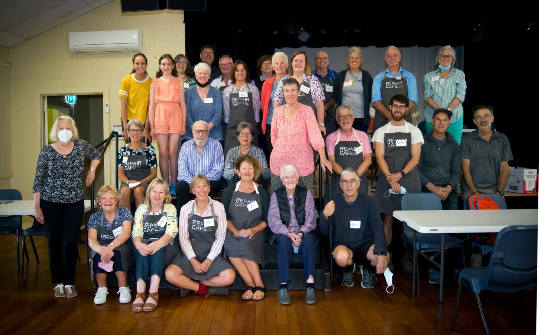 Repair Cafe group photo
