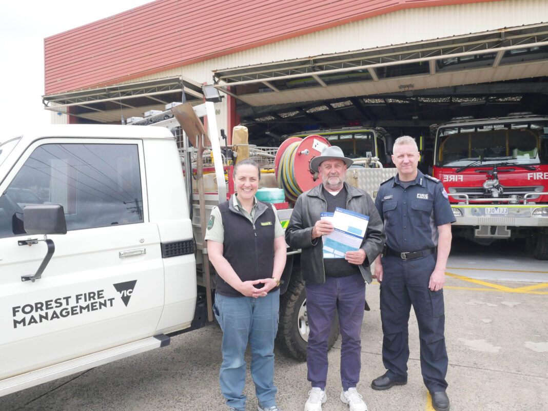 L R Stephanie Ryan from Forest Fire Management Victoria Surf Coast Shire Cr Gary Allen and CFA Commander Gavin Fitzgerald copy